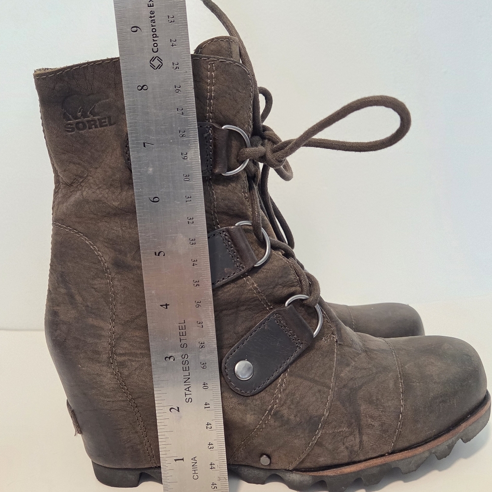 SOREL Joan of Arctic mid wedge boot, women’s 6.5 - Picture 10 of 16